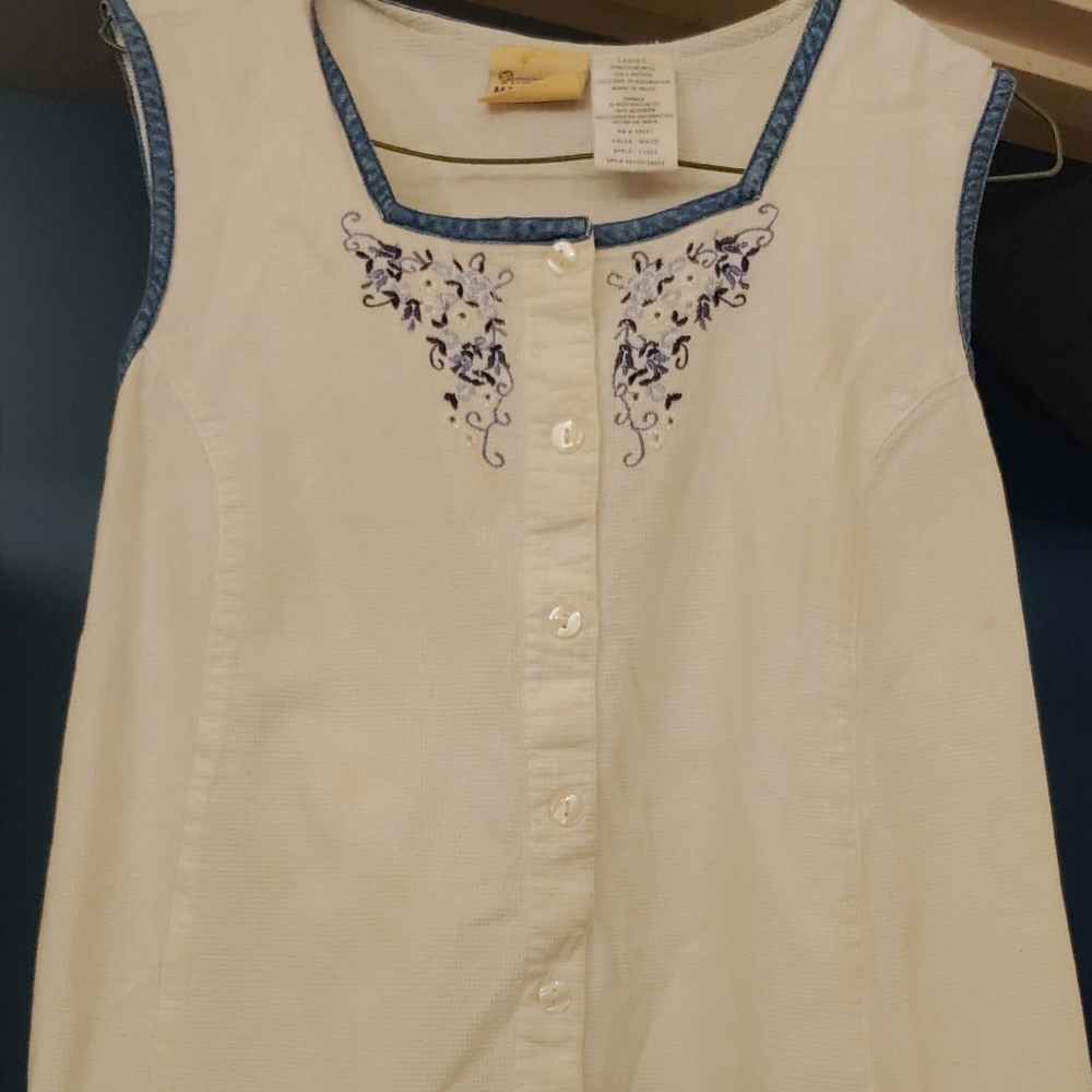 Announcements Maternity top in medium